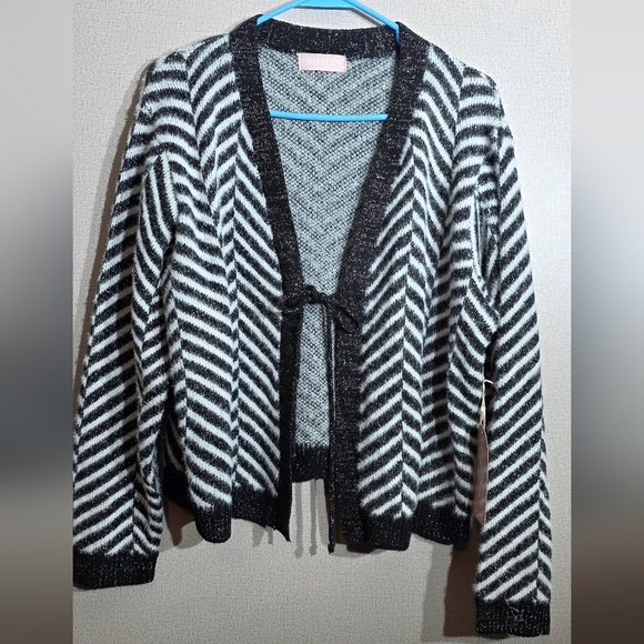 Sweet Kizz Sweaters - Chic Black and White Striped Women's Cardigan